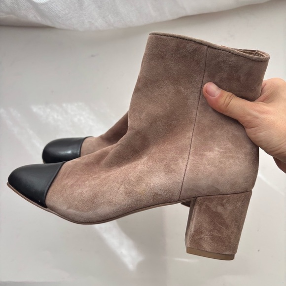 Steve Madden Eiffel Suede Cap Toe Booties Sz 7M - Picture 4 of 9